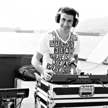 DJ Eddie on a Boat Cruise
