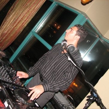 DJ Eddie at Kayan Restuarant